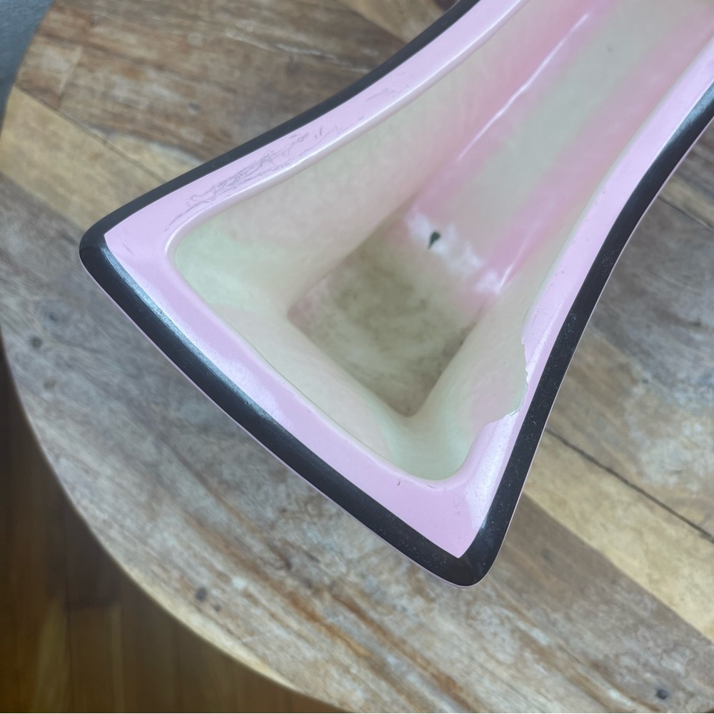 Vintage l 50s Mid-Century Mod Kitsch Glossy Pink Black Trim Long Footed Planter - Picture 10 of 15